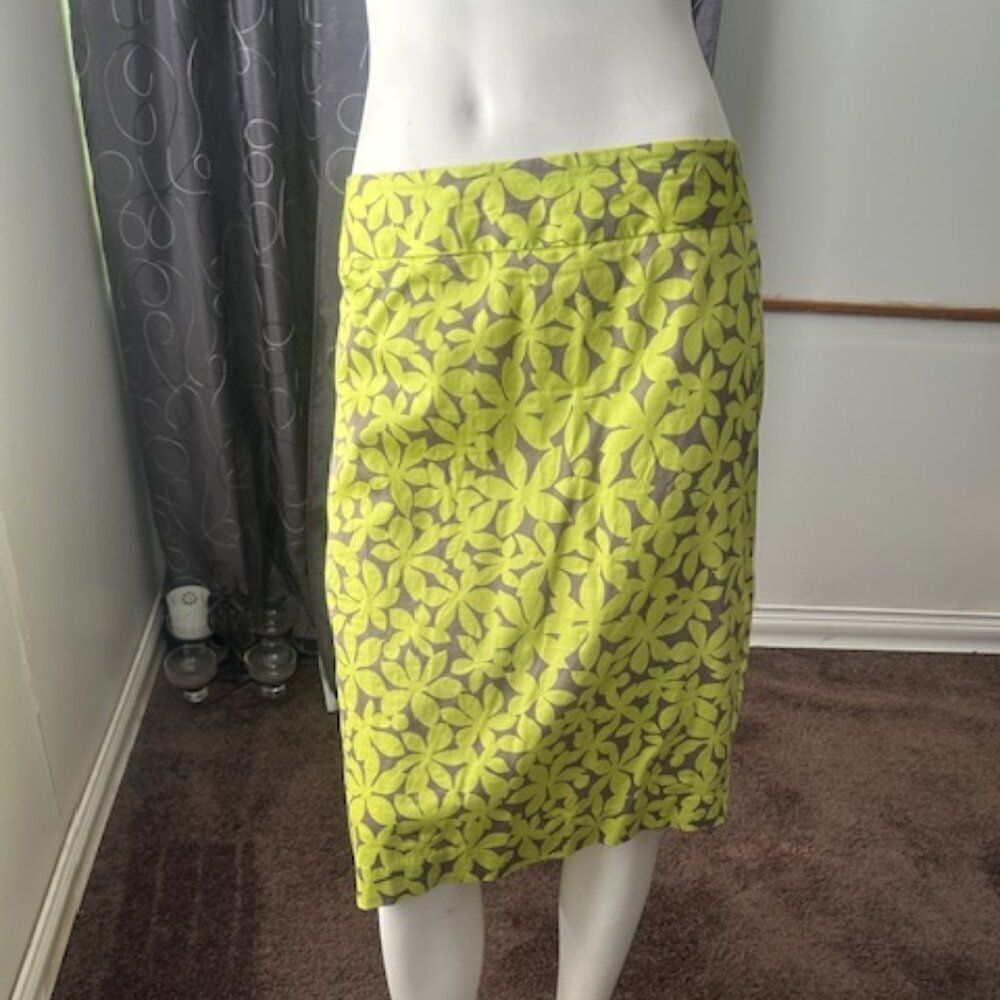 Lane Bryant Green/Taupe Floral back zip and split pencil skirt, size 20